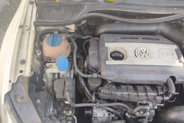 Used Volkswagen Scirocco 2011 2.0 TSI Luxury Edition Engine Bay Right