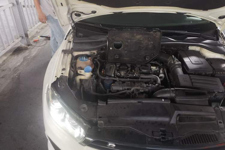 Used Volkswagen Scirocco 2011 2.0 TSI Luxury Edition Engine Bay Right
