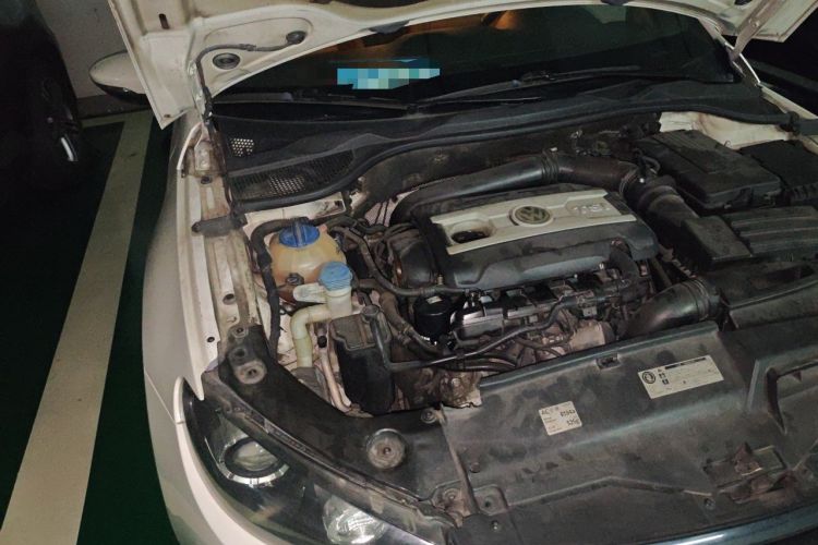 Used Volkswagen Scirocco 2011 2.0 TSI Luxury Edition Engine Bay Right