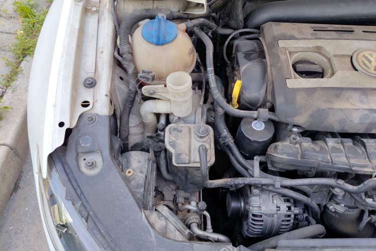 Used Volkswagen Scirocco 2011 2.0 TSI Luxury Edition Engine Bay Right