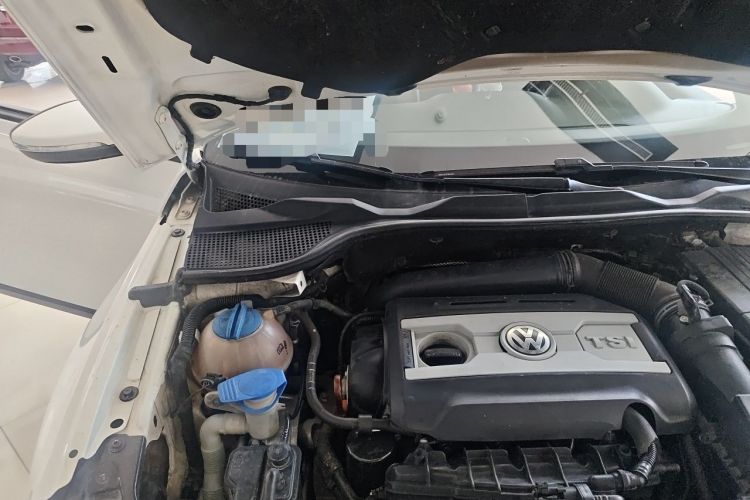 Used Volkswagen Scirocco 2011 2.0 TSI Luxury Edition Engine Bay Right