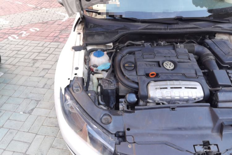 Used Volkswagen Scirocco 2011 1.4 TSI Comfort Edition Engine Bay Right