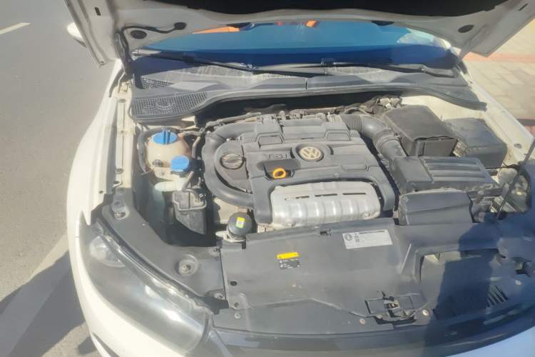 Used Volkswagen Scirocco 2011 1.4 TSI Comfort Edition Engine Bay Right