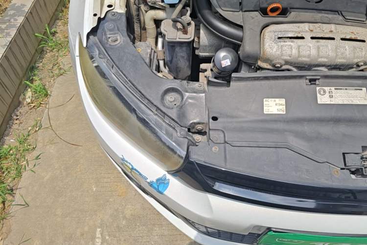 Used Volkswagen Scirocco 2011 1.4 TSI Comfort Edition Engine Bay Right