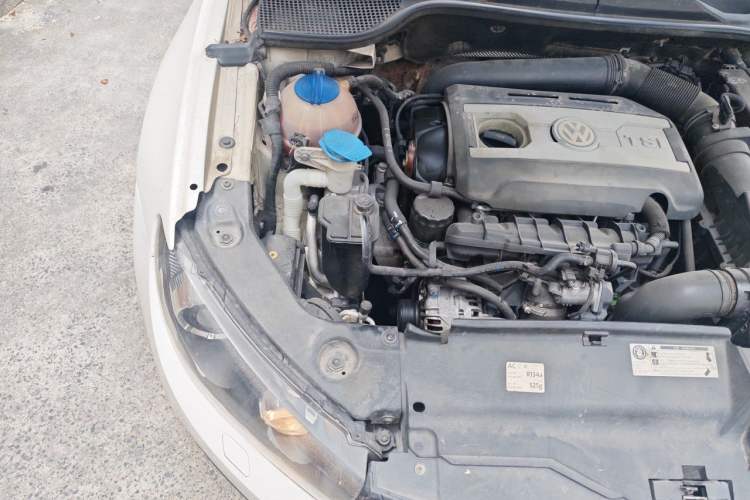 Used Volkswagen Scirocco 2011 2.0 TSI Luxury Edition Engine Bay Right