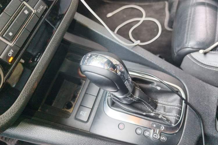 Used Volkswagen Scirocco 2011 R 2.0TSI Gear Lever
