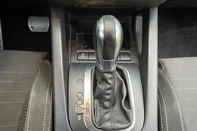 Used Volkswagen Scirocco 2011 1.4 TSI Single-Turbo Fashion Edition Gear Lever