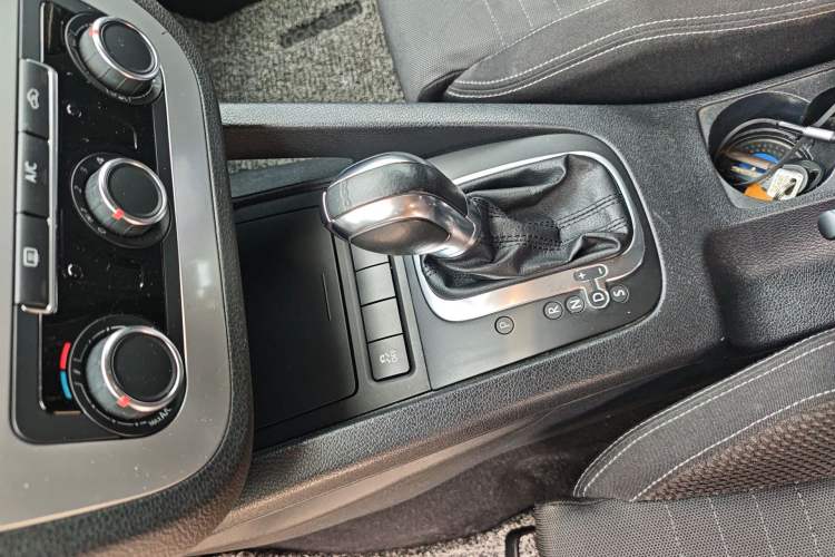 Used Volkswagen Scirocco 2011 1.4 TSI Single-Turbo Fashion Edition Gear Lever