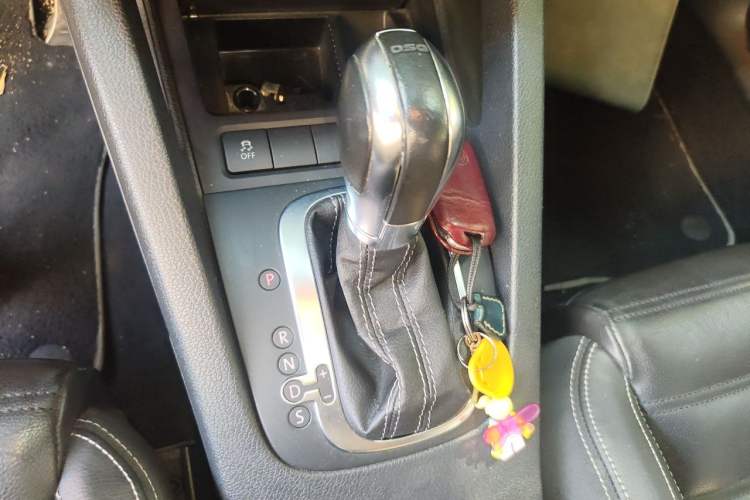 Used Volkswagen Scirocco 2011 R 2.0TSI Gear Lever
