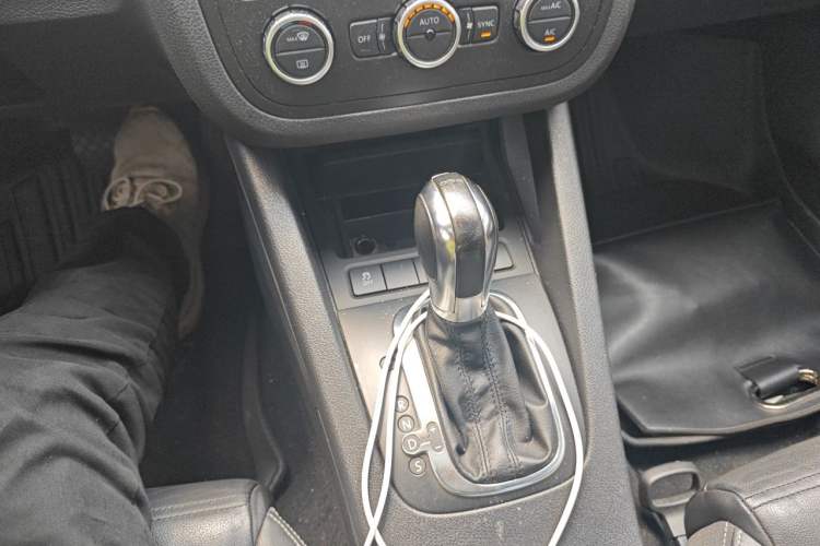 Used Volkswagen Scirocco 2011 2.0 TSI Luxury Edition Gear Lever