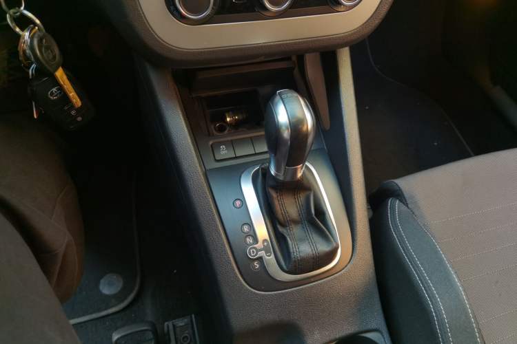 Used Volkswagen Scirocco 2011 1.4 TSI Comfort Edition Gear Lever