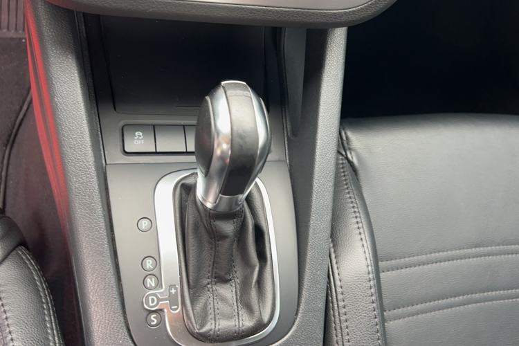 Used Volkswagen Scirocco 2011 1.4 TSI Single-Turbo Fashion Edition Gear Lever