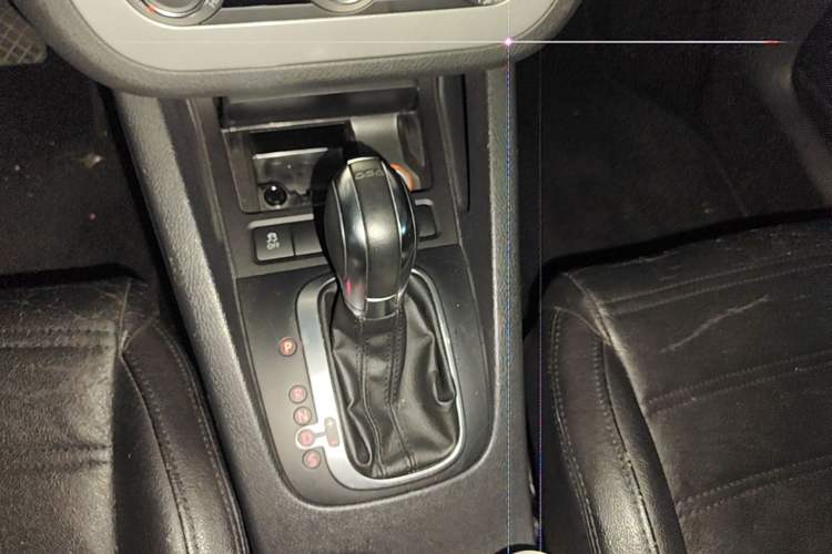 Used Volkswagen Scirocco 2011 1.4 TSI Single-Turbo Fashion Edition Gear Lever