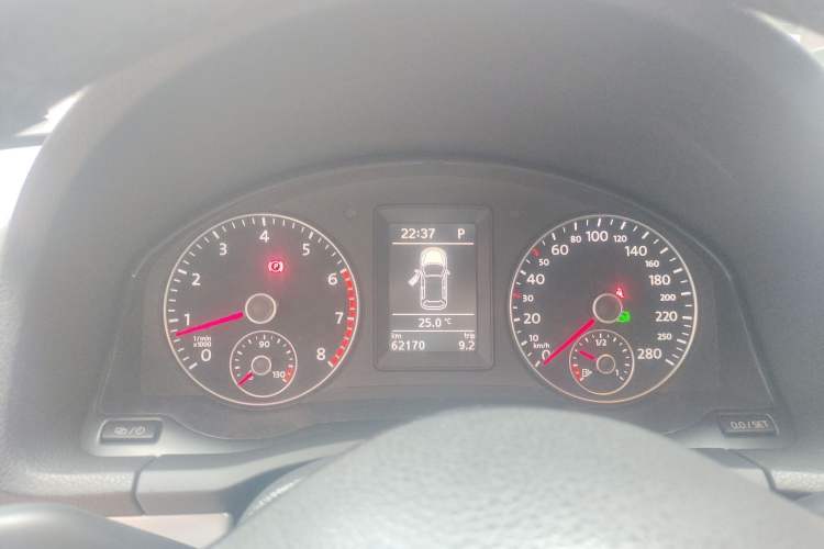 Used Volkswagen Scirocco 2011 1.4 TSI Single-Turbo Fashion Edition Instrument Cluster