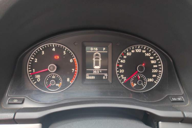 Used Volkswagen Scirocco 2011 1.4 TSI Single-Turbo Fashion Edition Instrument Cluster