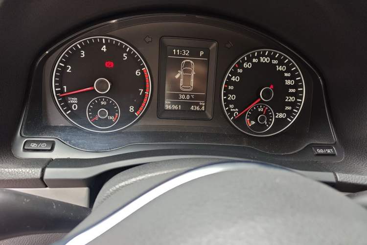 Used Volkswagen Scirocco 2011 1.4 TSI Single-Turbo Fashion Edition Instrument Cluster
