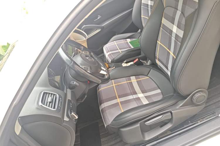 Used Volkswagen Scirocco 2011 1.4 TSI Comfort Edition Left Front Seat
