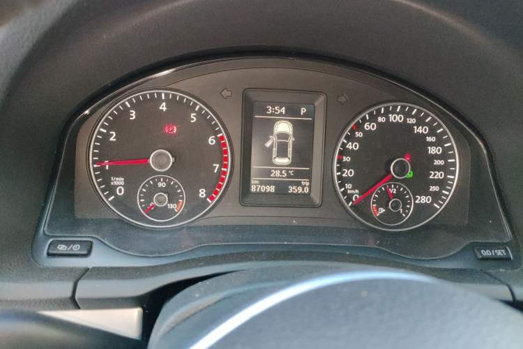 Used Volkswagen Scirocco 2011 2.0 TSI Luxury Edition Odometer Close Up