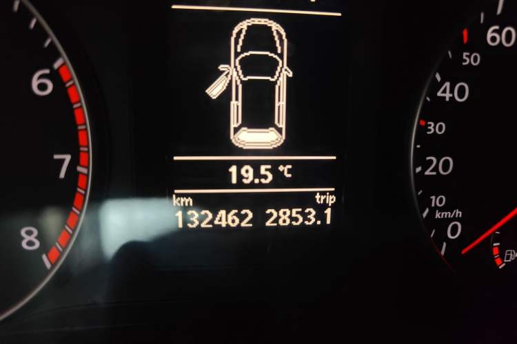 Used Volkswagen Scirocco 2011 1.4 TSI Single-Turbo Fashion Edition Odometer Close Up