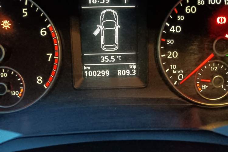 Used Volkswagen Scirocco 2011 2.0 TSI R-Line Odometer Close Up