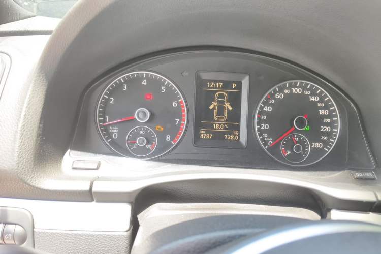 Used Volkswagen Scirocco 2011 2.0 TSI Luxury Edition Odometer Close Up