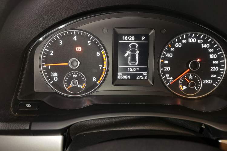 Used Volkswagen Scirocco 2011 1.4 TSI Comfort Edition Odometer Close Up