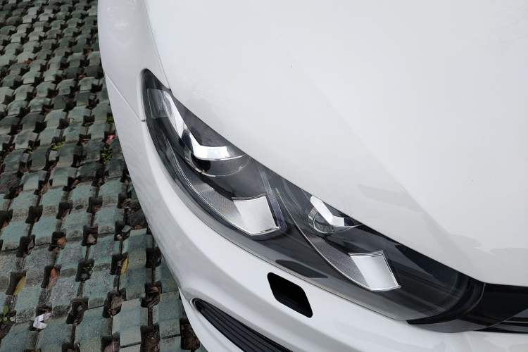 Used Volkswagen Scirocco 2011 R 2.0TSI Right Front Headlight