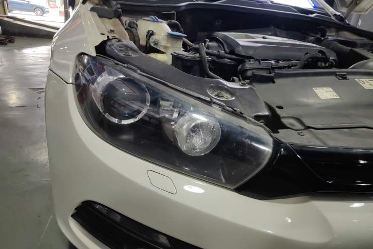 Used Volkswagen Scirocco 2011 2.0 TSI R-Line Right Front Headlight