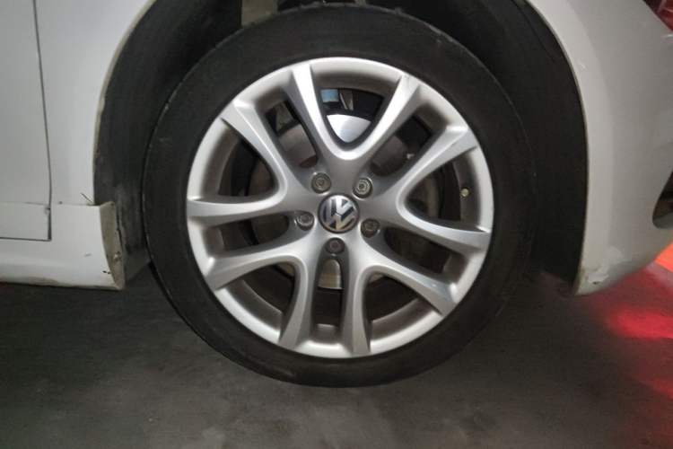 Used Volkswagen Scirocco 2011 1.4 TSI Comfort Edition Right Front Wheel Hub