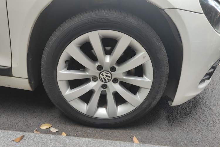 Used Volkswagen Scirocco 2011 1.4 TSI Single-Turbo Fashion Edition Right Front Wheel Hub