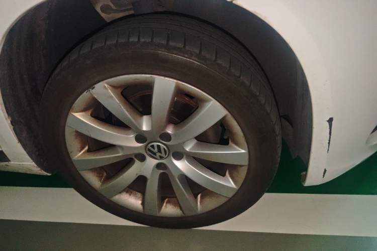 Used Volkswagen Scirocco 2011 1.4 TSI Single-Turbo Fashion Edition Right Front Wheel Hub