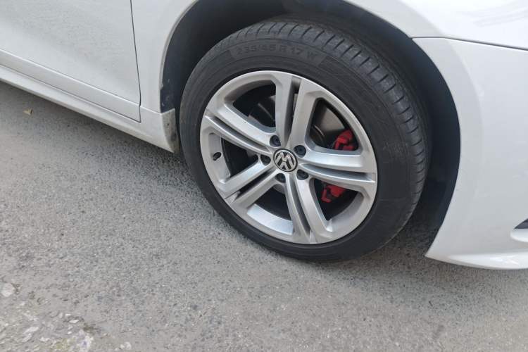 Used Volkswagen Scirocco 2011 2.0 TSI R-Line Right Front Wheel Hub