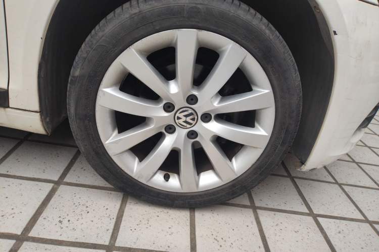 Used Volkswagen Scirocco 2011 1.4 TSI Single-Turbo Fashion Edition Right Front Wheel Hub