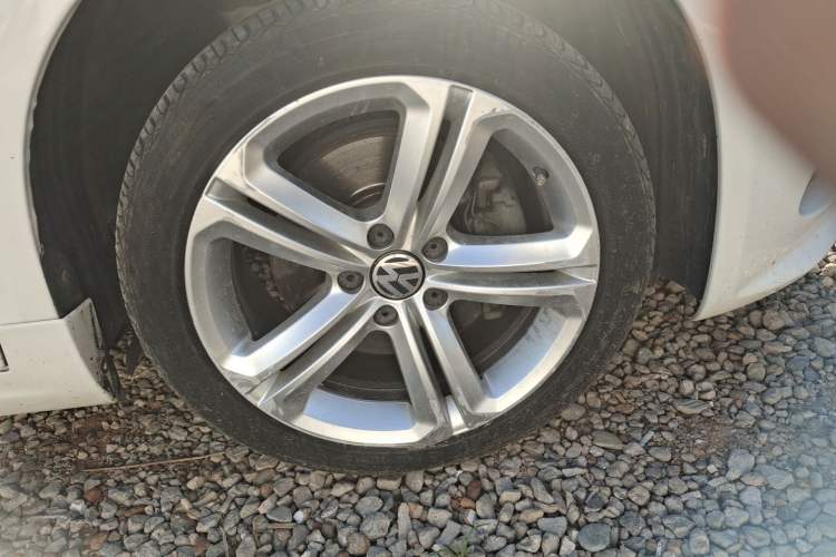 Used Volkswagen Scirocco 2011 2.0 TSI R-Line Right Front Wheel Hub