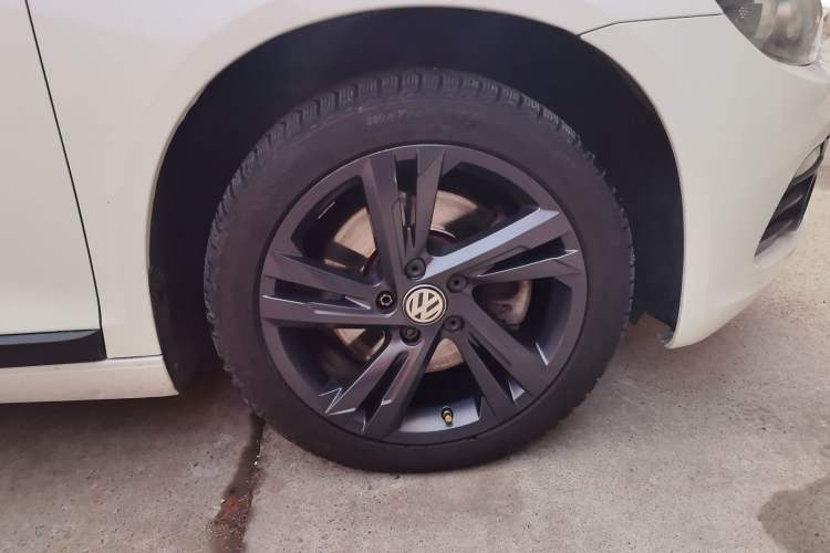 Used Volkswagen Scirocco 2011 2.0 TSI Luxury Edition Right Front Wheel Hub