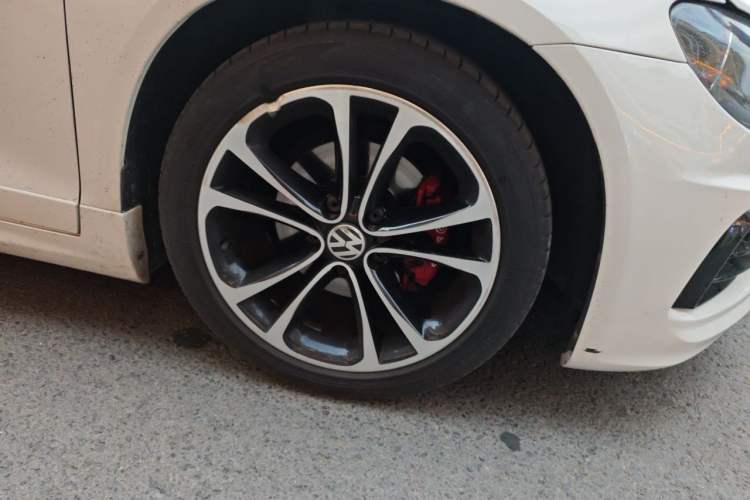 Used Volkswagen Scirocco 2011 1.4 TSI Single-Turbo Fashion Edition Right Front Wheel Hub