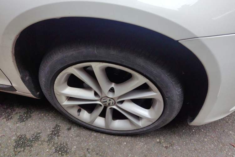 Used Volkswagen Scirocco 2011 2.0 TSI Luxury Edition Right Front Wheel Hub