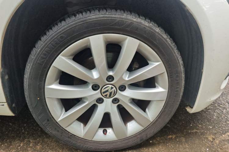 Used Volkswagen Scirocco 2011 1.4 TSI Single-Turbo Fashion Edition Right Front Wheel Hub