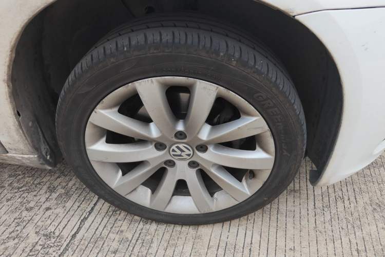 Used Volkswagen Scirocco  Right Front Wheel Hub