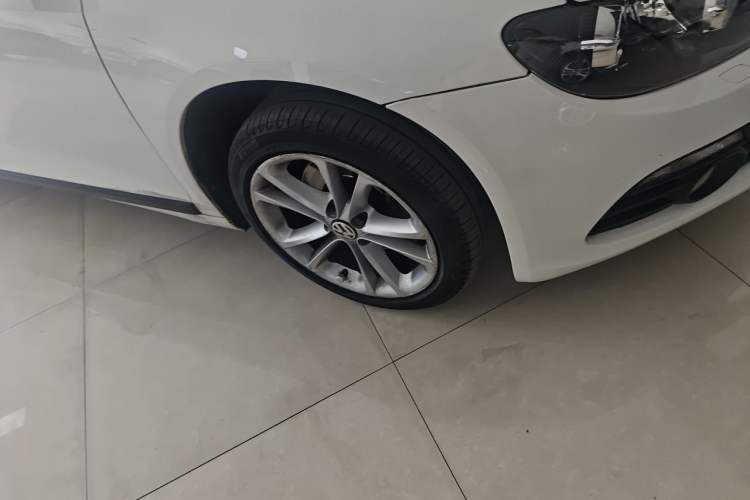 Used Volkswagen Scirocco 2011 2.0 TSI Luxury Edition Right Front Wheel Hub