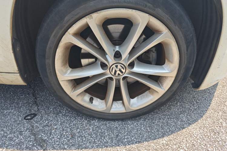 Used Volkswagen Scirocco 2011 2.0 TSI Luxury Edition Right Front Wheel Hub