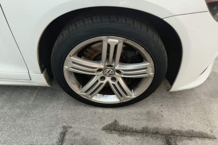 Used Volkswagen Scirocco 2011 R 2.0TSI Right Front Wheel Hub