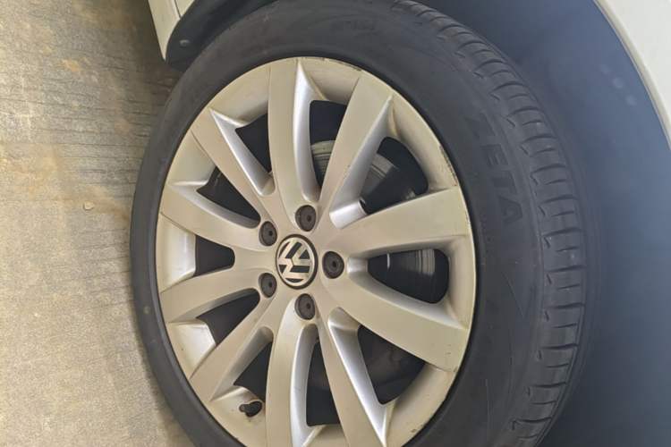 Used Volkswagen Scirocco 2011 1.4 TSI Comfort Edition Right Front Wheel Hub