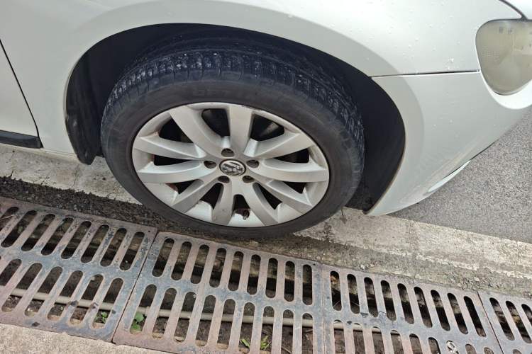 Used Volkswagen Scirocco 2011 1.4 TSI Single-Turbo Fashion Edition Right Front Wheel Hub