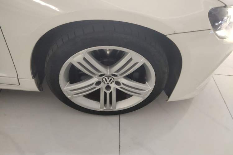 Used Volkswagen Scirocco 2011 R 2.0TSI Right Front Wheel Hub