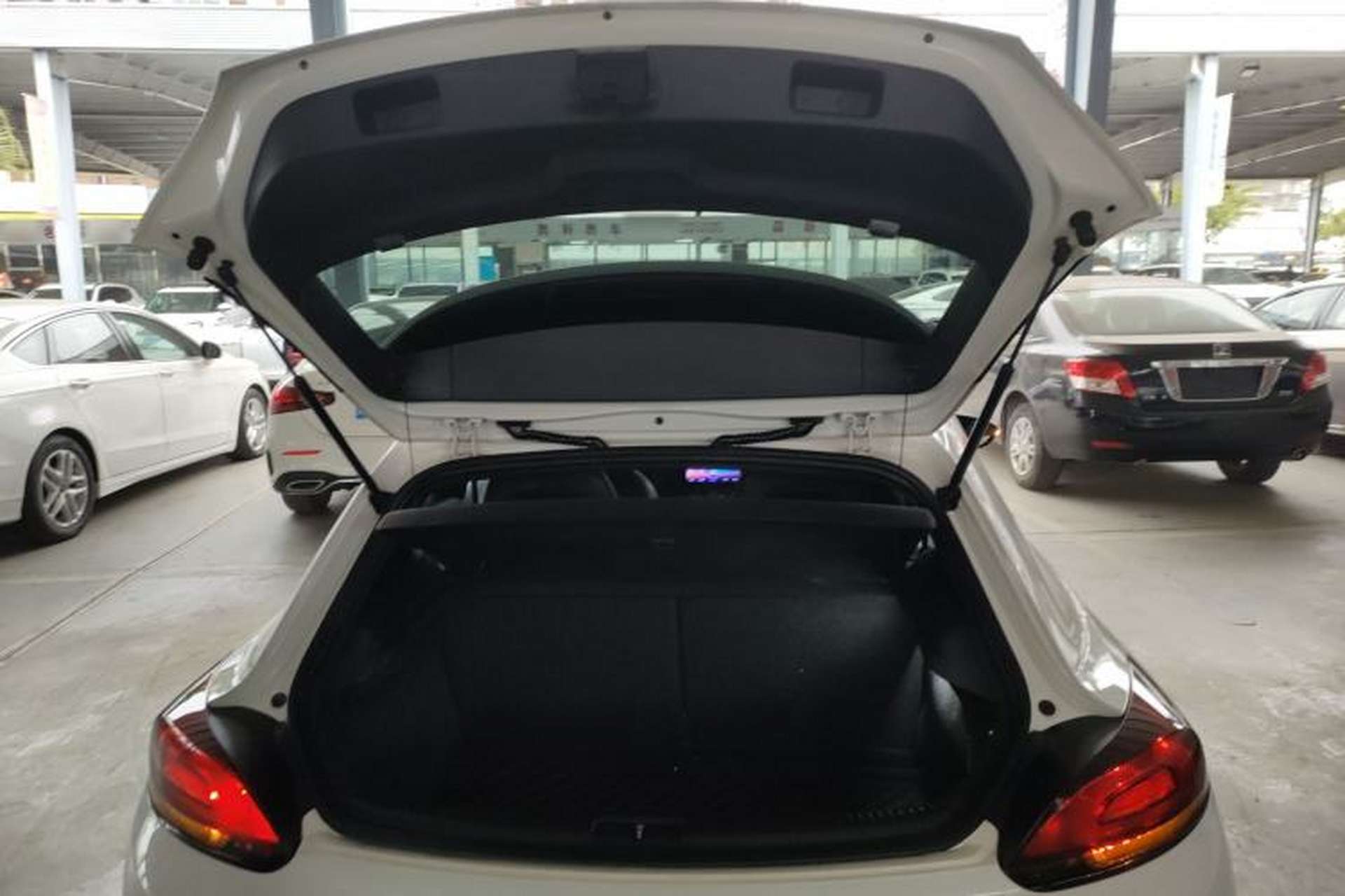 Used Volkswagen Scirocco 2011 2.0 TSI R-Line Trunk