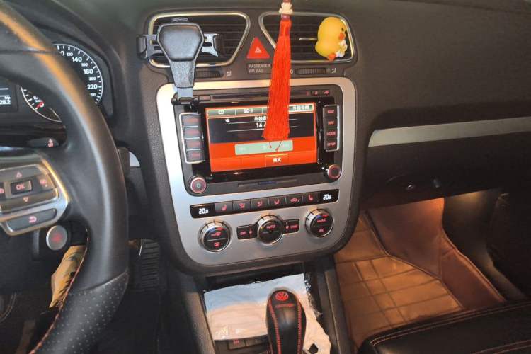 Used Volkswagen Scirocco 2013 2.0 TSI Million-Mile Edition Audio And AC Panel