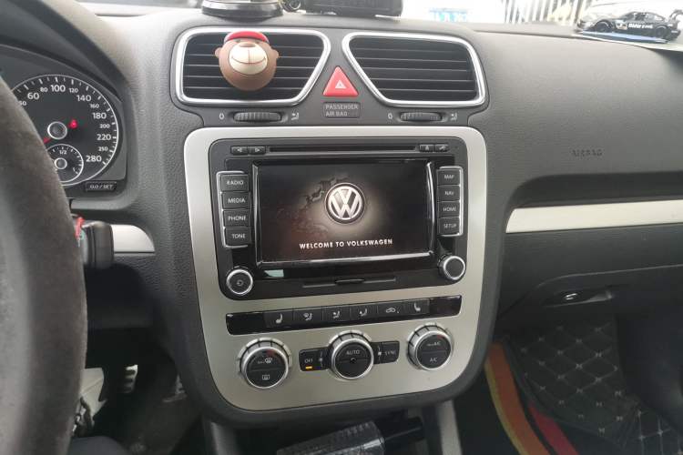 Used Volkswagen Scirocco 2013 2.0 TSI Million-Mile Edition Audio And AC Panel