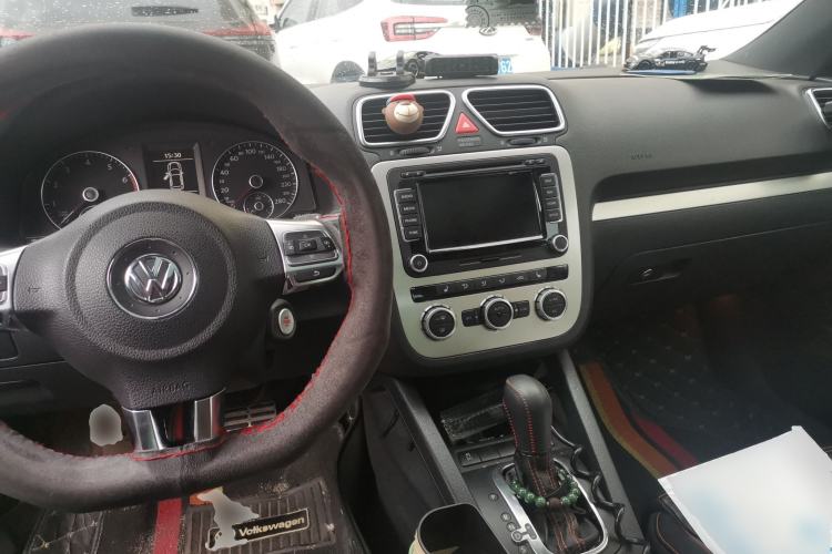 Used Volkswagen Scirocco 2013 2.0 TSI Million-Mile Edition Center Console