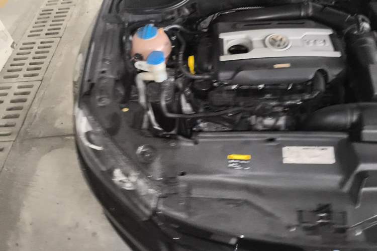 Used Volkswagen Scirocco 2013 2.0 TSI Million-Mile Edition Engine Bay Right